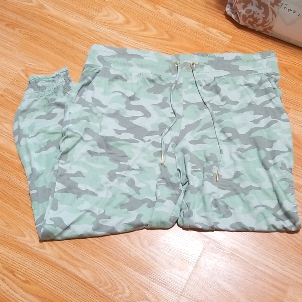 NWT SKINNY GIRL XL CAMO JOGGERS